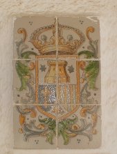 Das Wappen des Dorfes